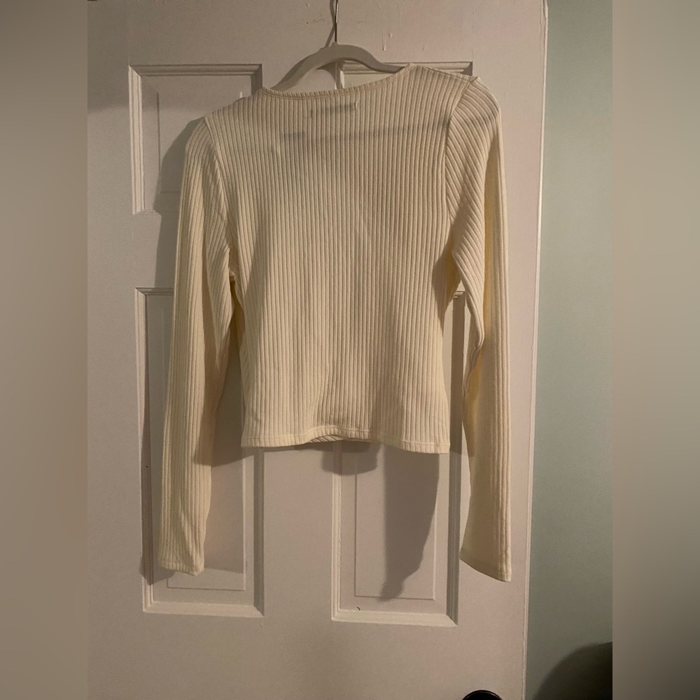 A&F Cream Ribbed Wrap Top - Picture 3 of 3